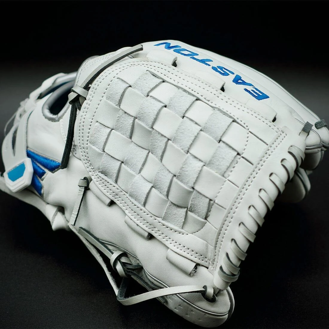 Easton Ghost NX 12.5" Pitcher/Infield Fastpitch Softball Glove: GNXFP125 - Image 4